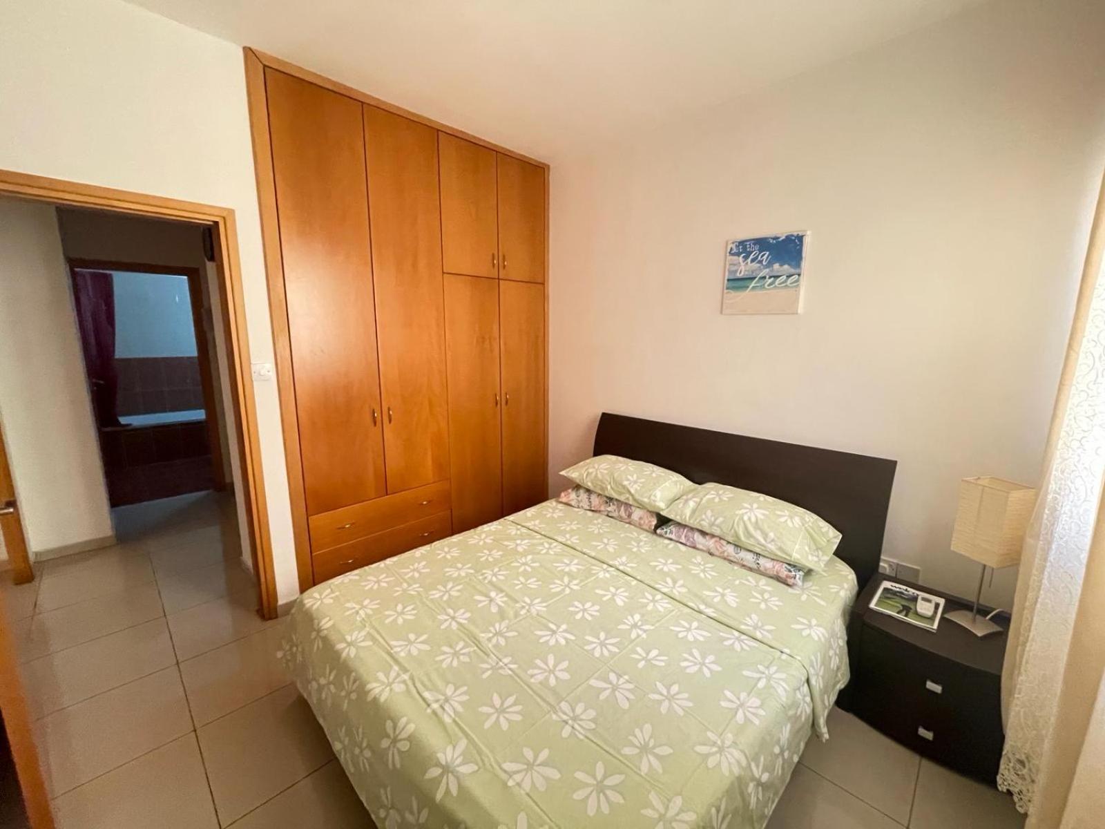 Vip Resort Apartment On Makenzie Beach Lárnaka Eksteriør bilde